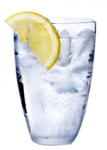 photogallery-dove-daily-renewal-glass-of-water-with-lemon copy2